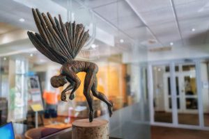 Crouching Angel Small Bronze