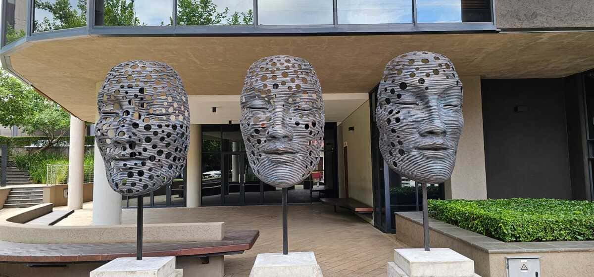 AGAPÉ EFFERVESCENT – FREE STANDING Large AntonSmit (1)